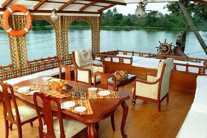 5 Days Kerala Tour Package With 4 Star Stays & Private Houseboat - Day 1: Cheeyappara Waterfalls and the Spice Palace in Anachal