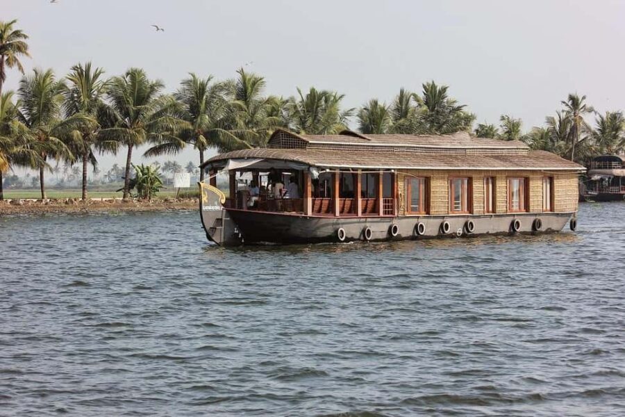 Aleppey Houseboat backwater Day Tour with Lunch and pickup - AC Transfer Value: Why the Kochi Pickup Matters