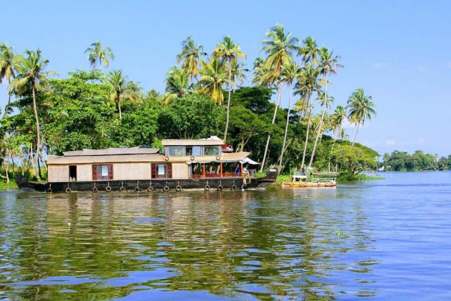 Aleppey Houseboat backwater Day Tour with Lunch and pickup - How the Day Runs: Pickup from Kochi to a 4-Hour Cruise