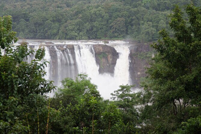 Athirapally Waterfalls from Cochin - The private car from Kochi is the real time-saver