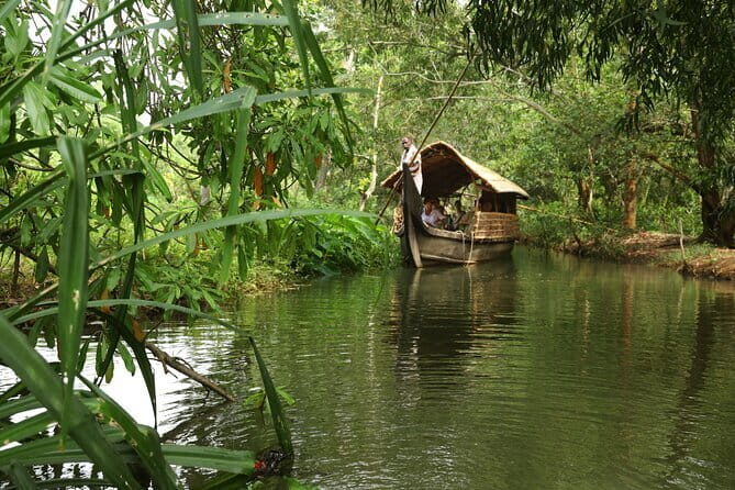 Backwater Tour from Cochin - Backwaters without engines: what makes the day feel special