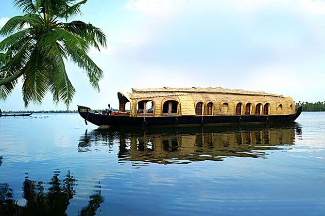 Backwaters Houseboat Cruise in Aleppey with Lunch from Cochin - Private Tour - Life on the Kerala Backwaters: Slow cruising through villages and waterways