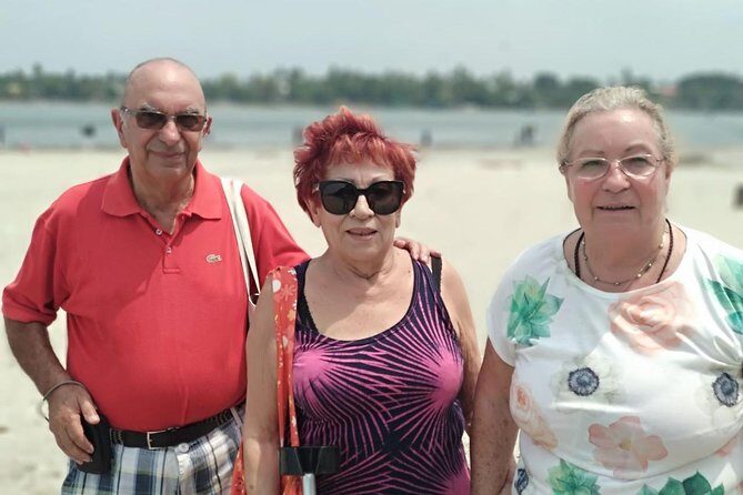 Best of kochi ! A private tour in kochi with a local guide ! - Fort Kochi Beach and Mahatma Gandhi Beach: A Breather Stop