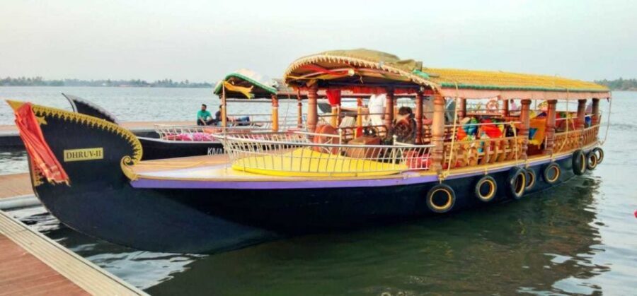 Cochin : Alleppey/Alappuzha Backwater Canoe (Shikara) Cruise - Why a Shikara canoe feels different in Aleppey