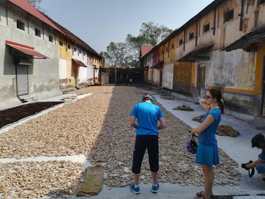 Fort Kochi Heritage Day Cycling Tour - Ginger warehouse and Dhobi Khana: the day-to-day side