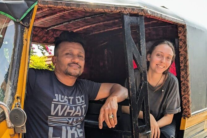 Fort Kochi Sightseeing Tuk-Tuk Tour - Dutch Cemetery and Indo-Portuguese Museum: quiet places with weight