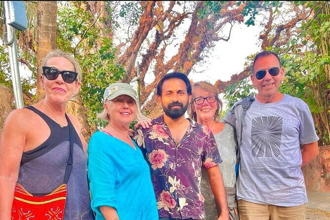 Fort Kochi Tuk-Tuk Sightseeing Tour - Dutch Cemetery and St. Francis Church: European layers on Kerala soil