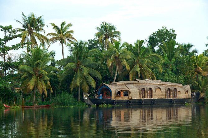 Kerala Honeymoon Special Package with Private Houseboat - Day 4: Alleppey backwaters and an extended houseboat stay