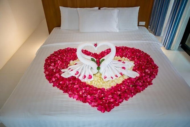Kerala Honeymoon Special Package with Private Houseboat - Day 1: Cheeyappara Waterfalls and Munnar’s tea-country introduction