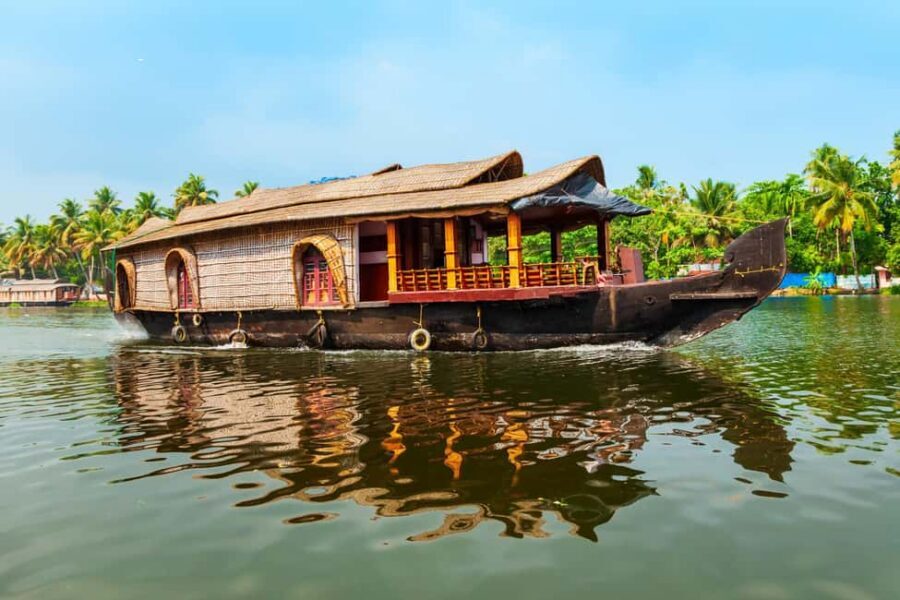 Kochi: 1 Night Alappuzha Backwaters House Boat Cruise Tour - Food on Board and What to Expect from Kerala Cooking