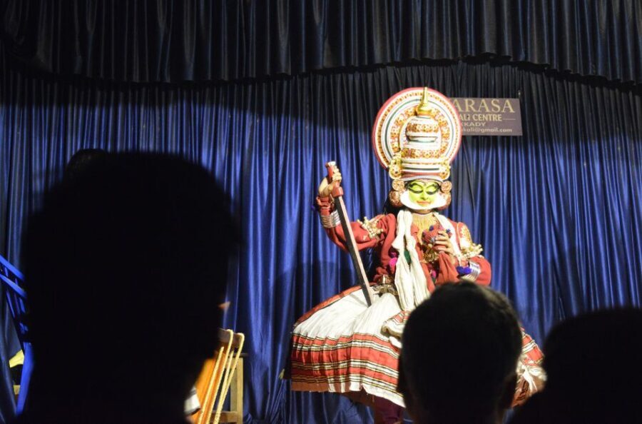 Kochi: Kathakali Evening Dance Show w/ Dinner & Transfer - What Happens on Stage: Kelikutto to Tiranokku (in Plain English)