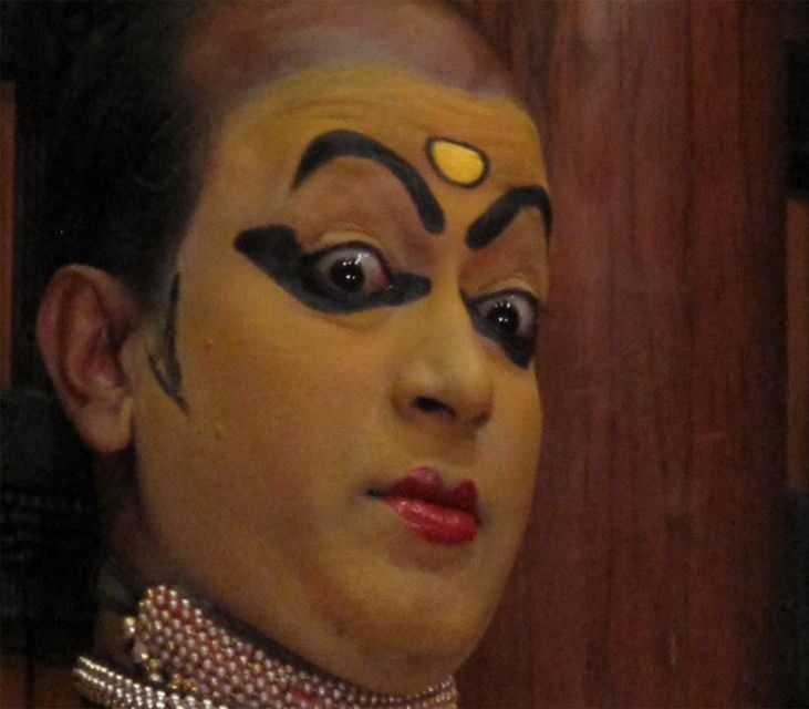 Kochi: Kathalki Theatre and Dinner Experience - The Kathakali Show: Makeup, Footwork, and Story Without Needing Perfect Sanskrit