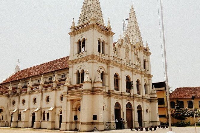 Kochi Private Tour: 3-Hour Fort Kochi and Mattancherry Walking Tour - Getting started: meeting point, transport, and the right mindset