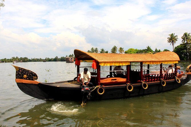 Kochi Private Tour: Kerala Backwater Shikara (Shaded Canoe Boat) Day Cruise - The Easy Part: Pickup in Kochi (Fort Kochi, Wellingdon Island, Kundanoor, Ernakulam)