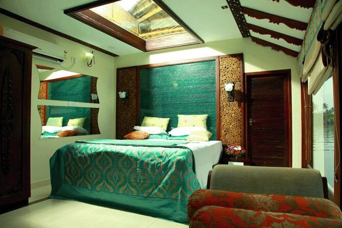 Kochi Private Tour: Overnight Alleppey Backwaters Luxury Houseboat Cruise - Kochi pick-up, private transfers, and the midday boarding rhythm