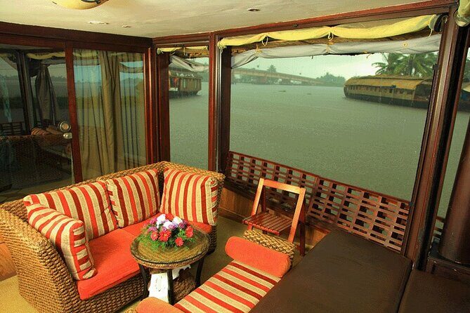 Kochi Private Tour: Overnight Alleppey Backwaters Luxury Houseboat Cruise - Should you book this Kochi to Alappuzha luxury houseboat cruise?