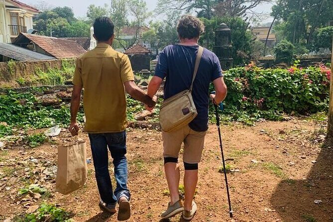 Kochi Sightseeing Tuk-Tuk Tour With Pickup From Cruise Ships - Paradesi Synagogue and the spice-market finish: religion meets shopping