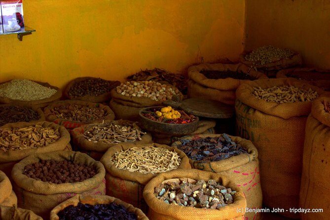 Kochi Tour Guide -A Heritage walking tour in Fort kochi and Mattancherry ! - Mattancherry Palace Frescos and Jew Town Stories