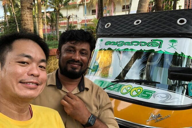 Kochi Tuk-Tuk Sightseeing Tour with Cruise Ship Pickup - Fort Kochi beach and the Dutch Cemetery pause