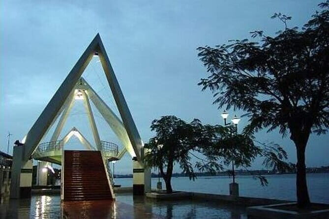 Private Houseboat Backwater Day Cruise tour with Lunch from Cochin - Price and value at about $125.51 per person