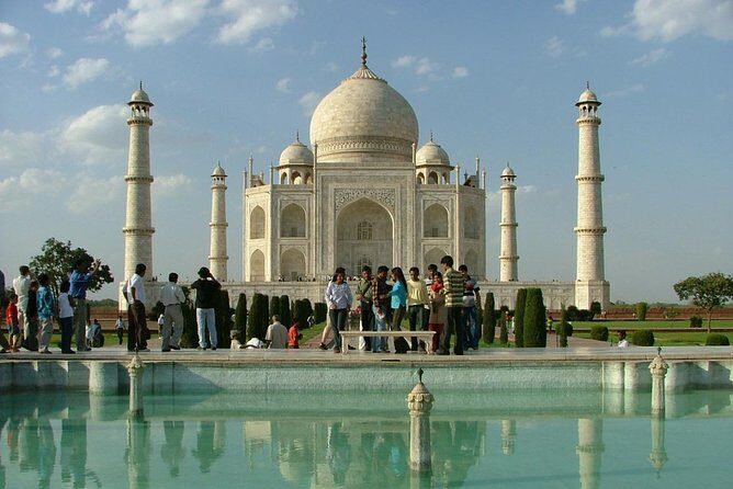Taj Mahal Sunrise and Agra overnight Tour from Kochi with Flights - Flights From Kochi and the Smooth Delhi-to-Agra Transfer